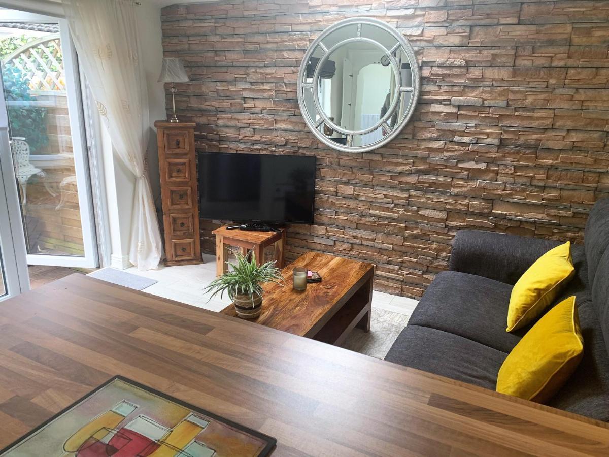 Naas 2 Bedroom Back Garden Escape Екстер'єр фото